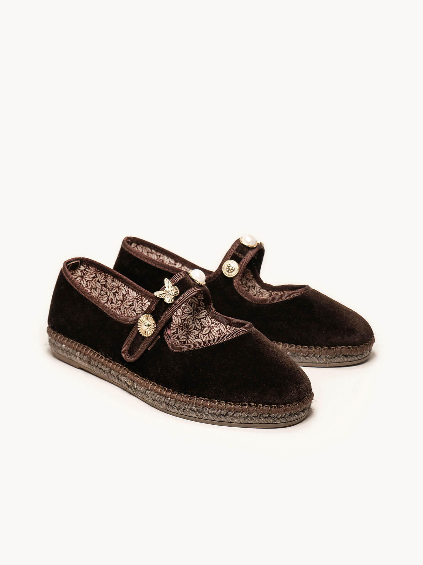 Adelfa Tachas Terciopelo Marrón Oscuro