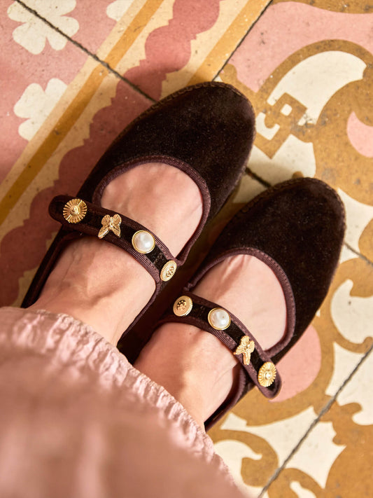 Adelfa Tachas Terciopelo Marrón Oscuro