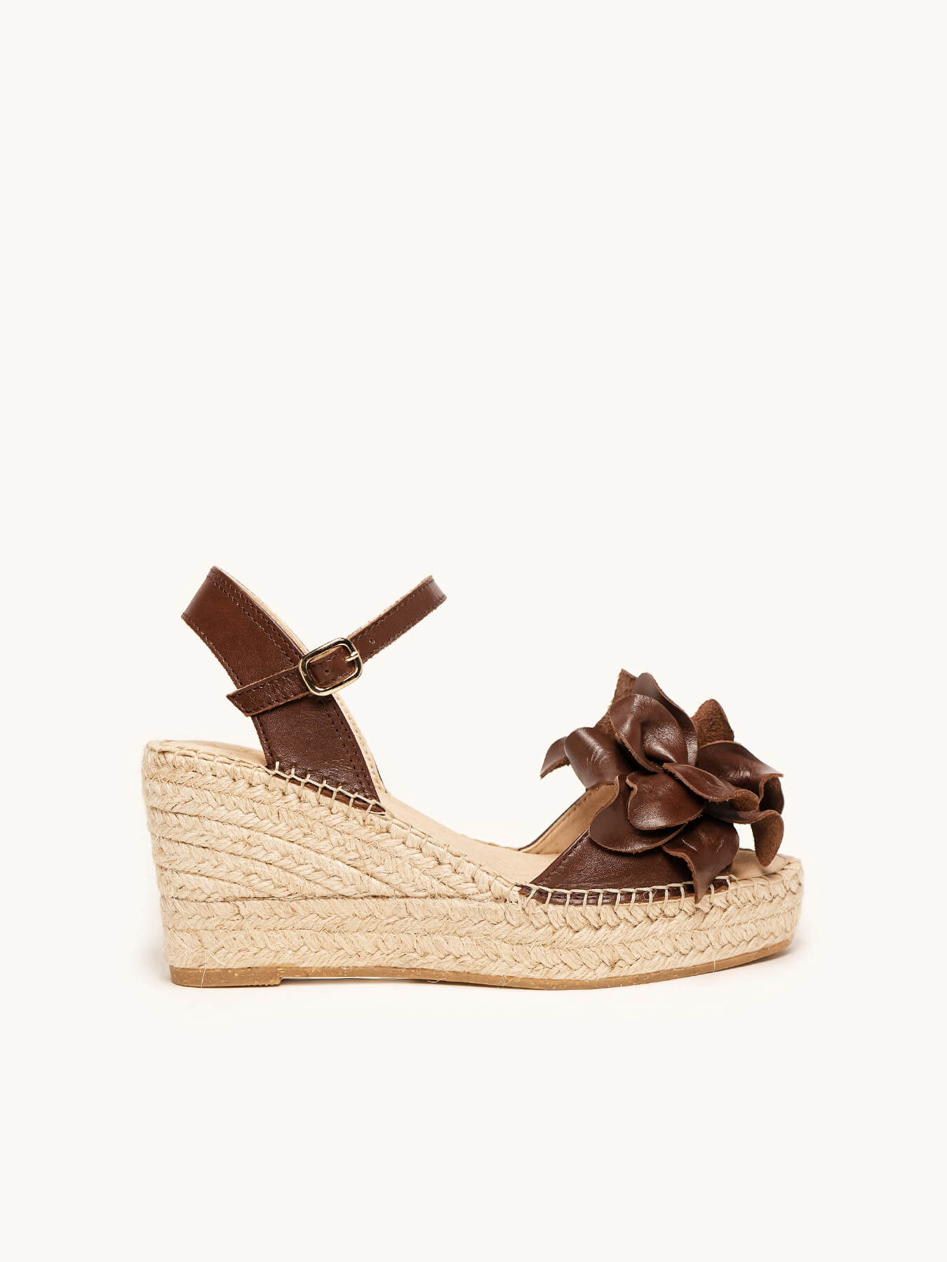 Alelí Cuña Media Plataforma Napa Flor Marron Oscuro