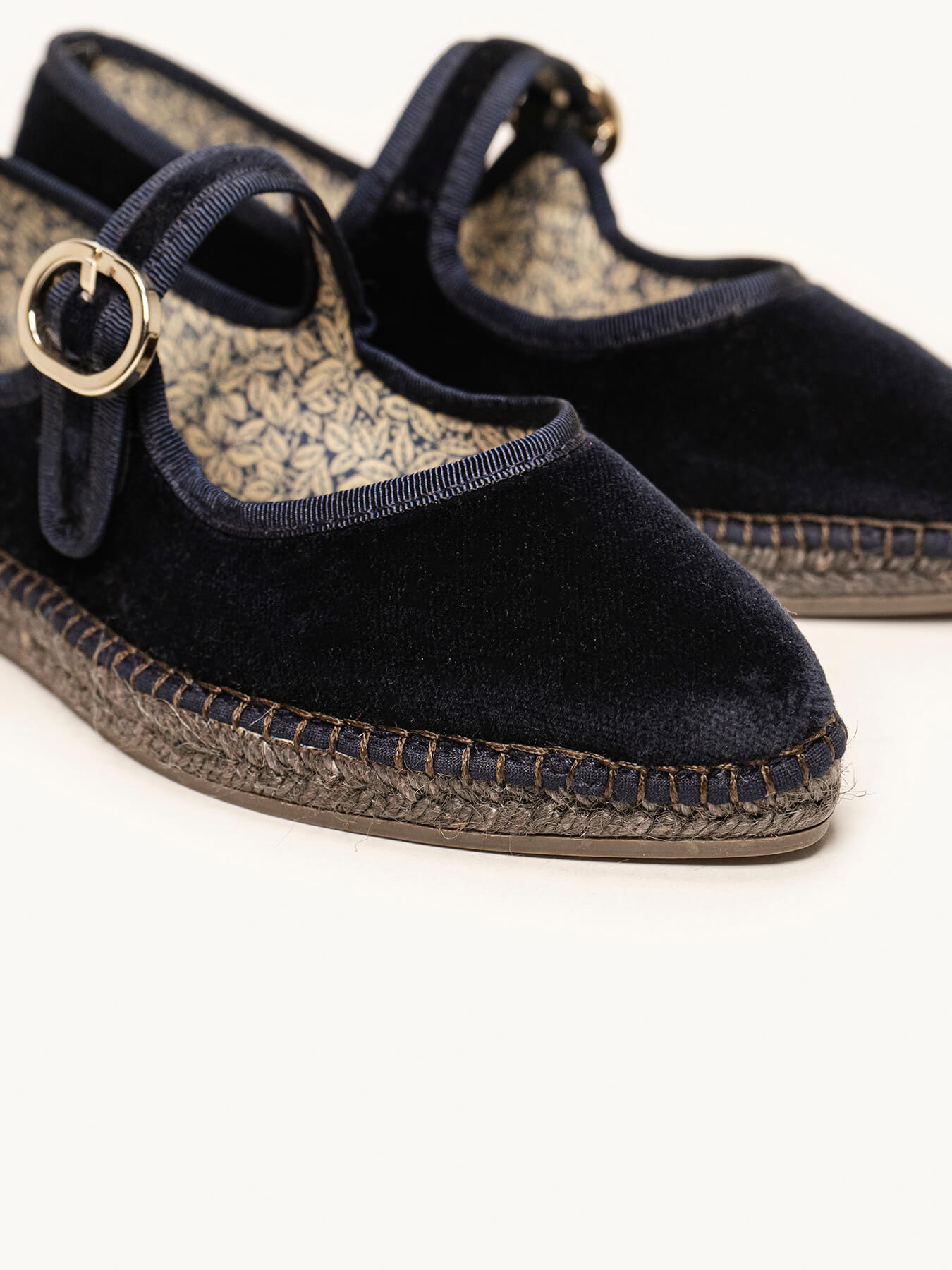 Azucena Terciopelo Azul Marino