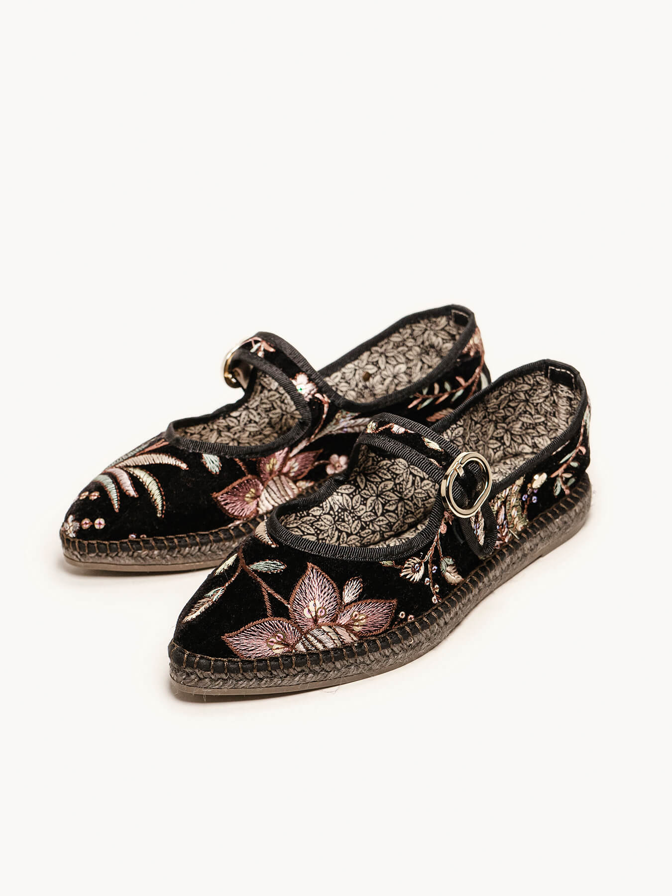 Azucena Terciopelo Flores Negro