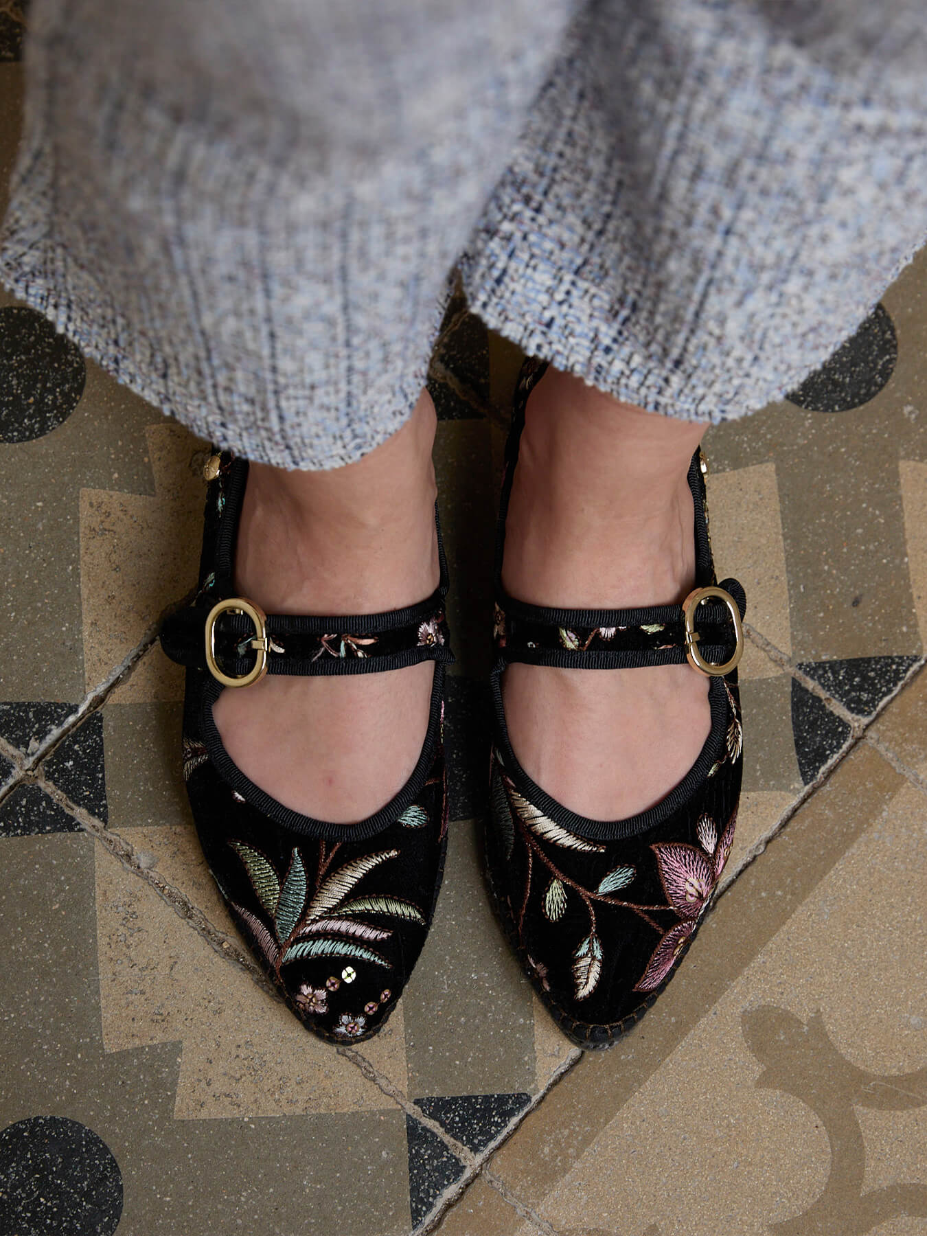 Azucena Terciopelo Flores Negro