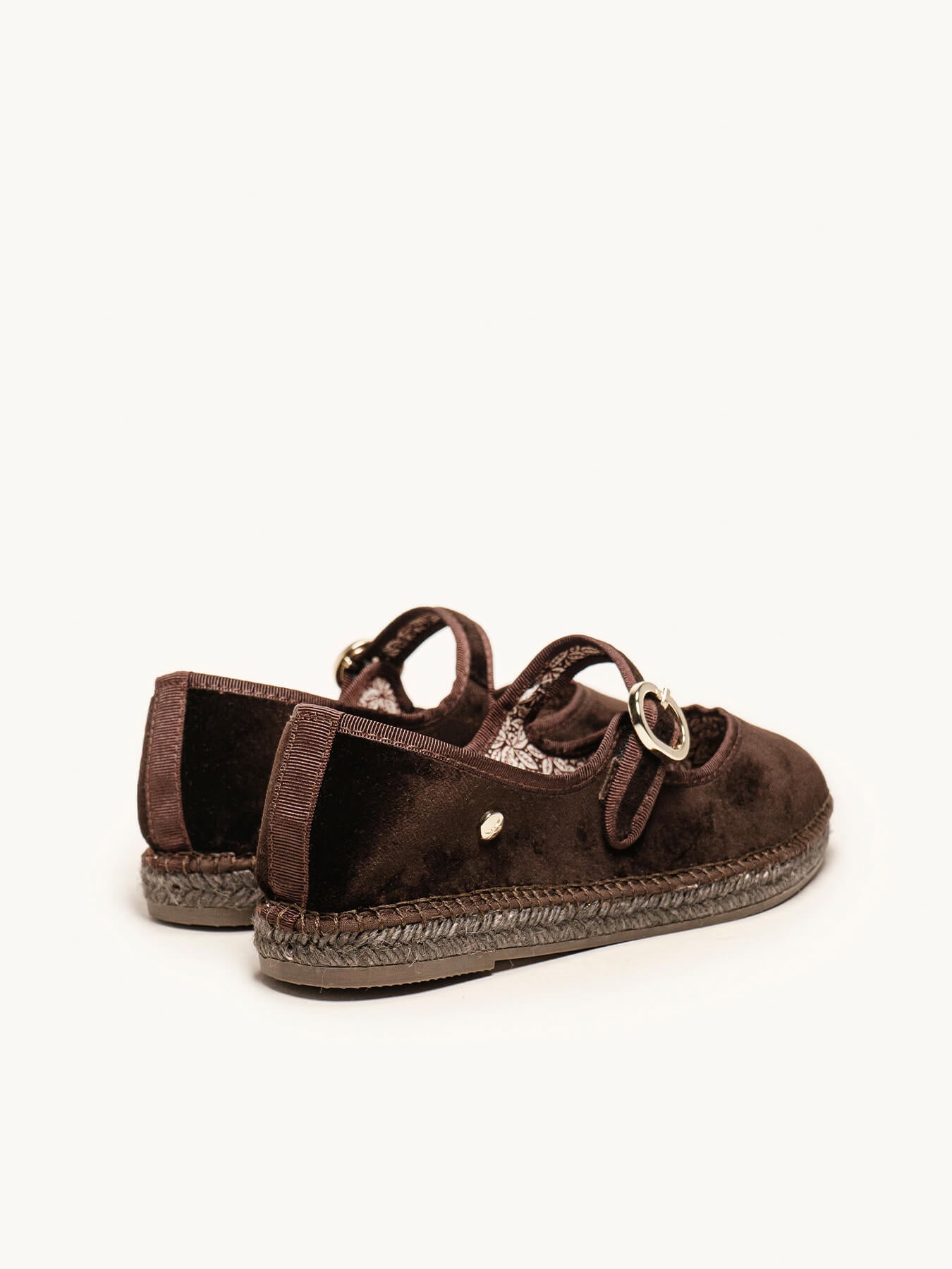 Azucena Terciopelo Marrón Oscuro