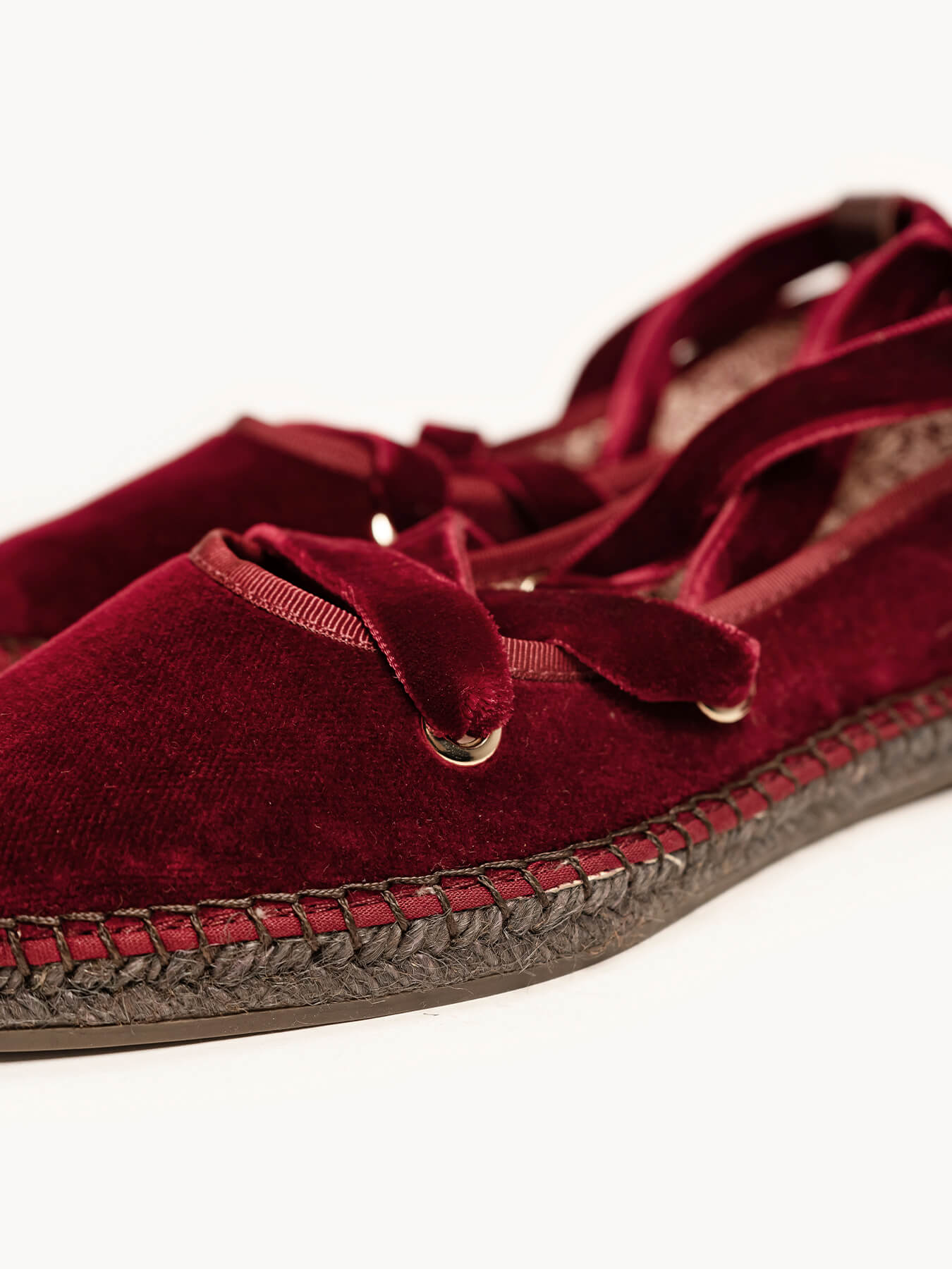 Begonia Cintas Terciopelo Granate