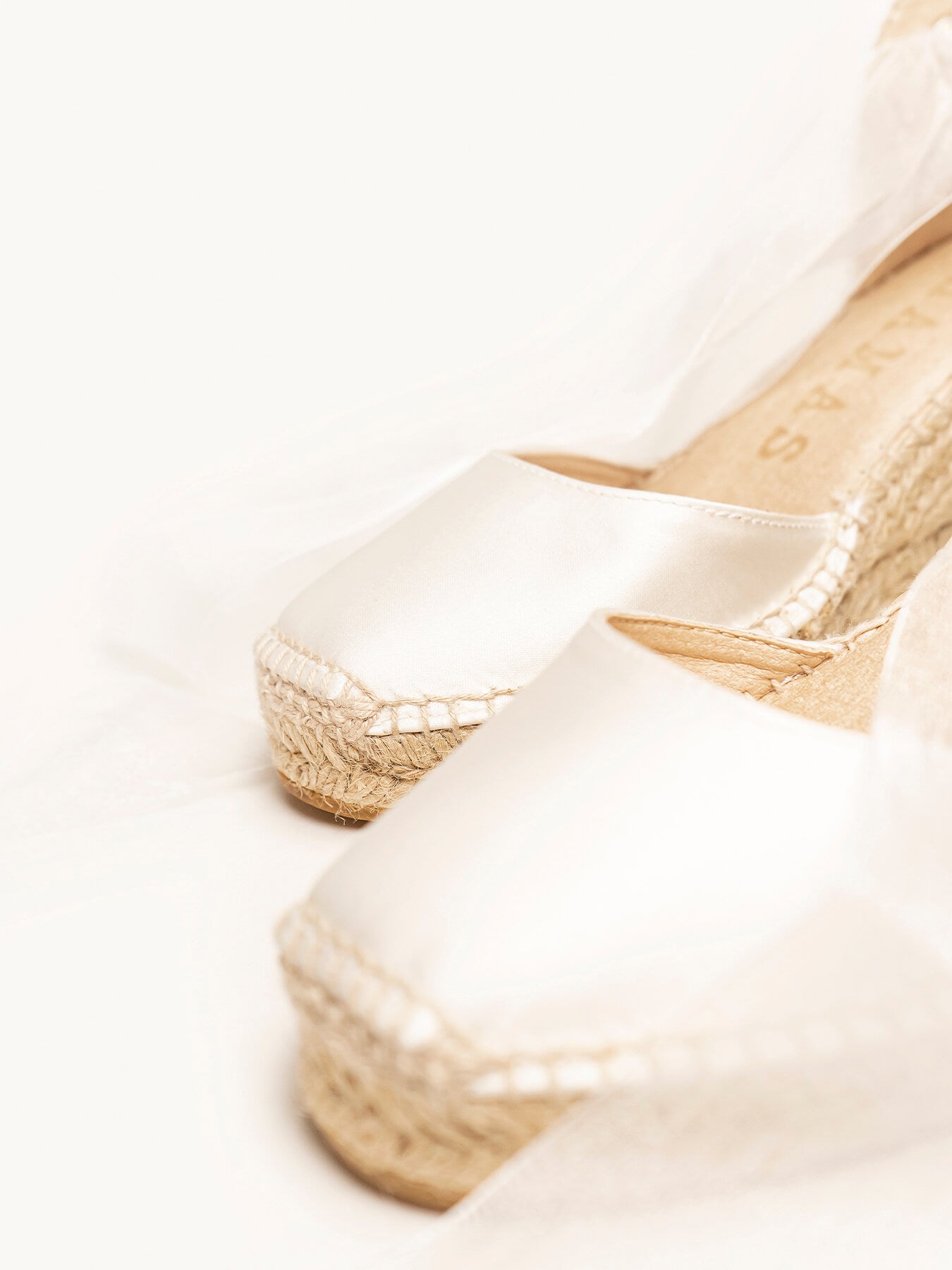 Cala Cuña Media Raso Blanco