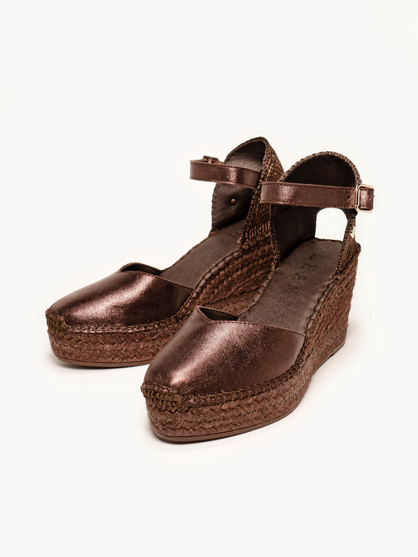 Jara Cuña 8 cm Ante Metal Marrón Oscuro