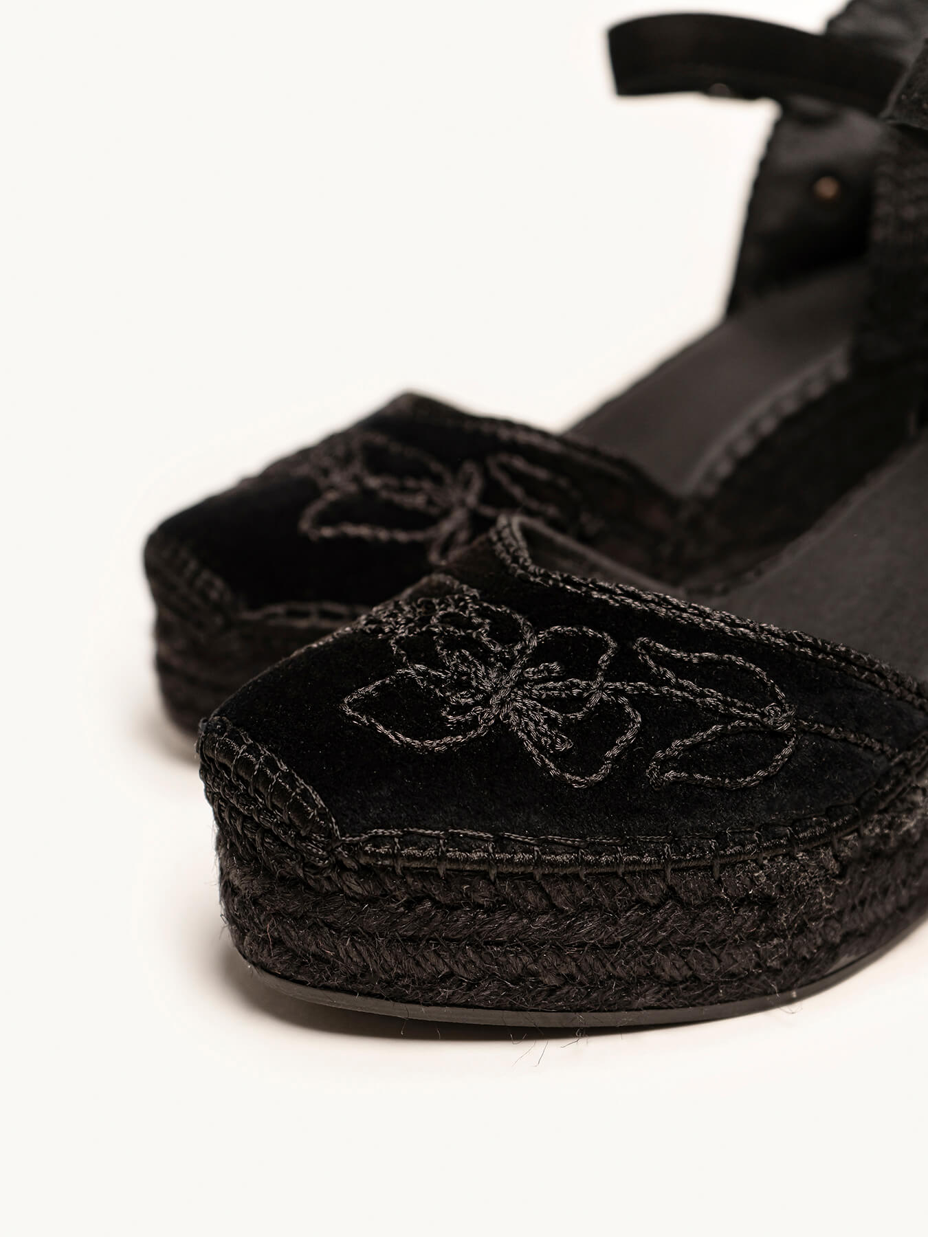 Jara Cuña 8 cm Bordado Negro
