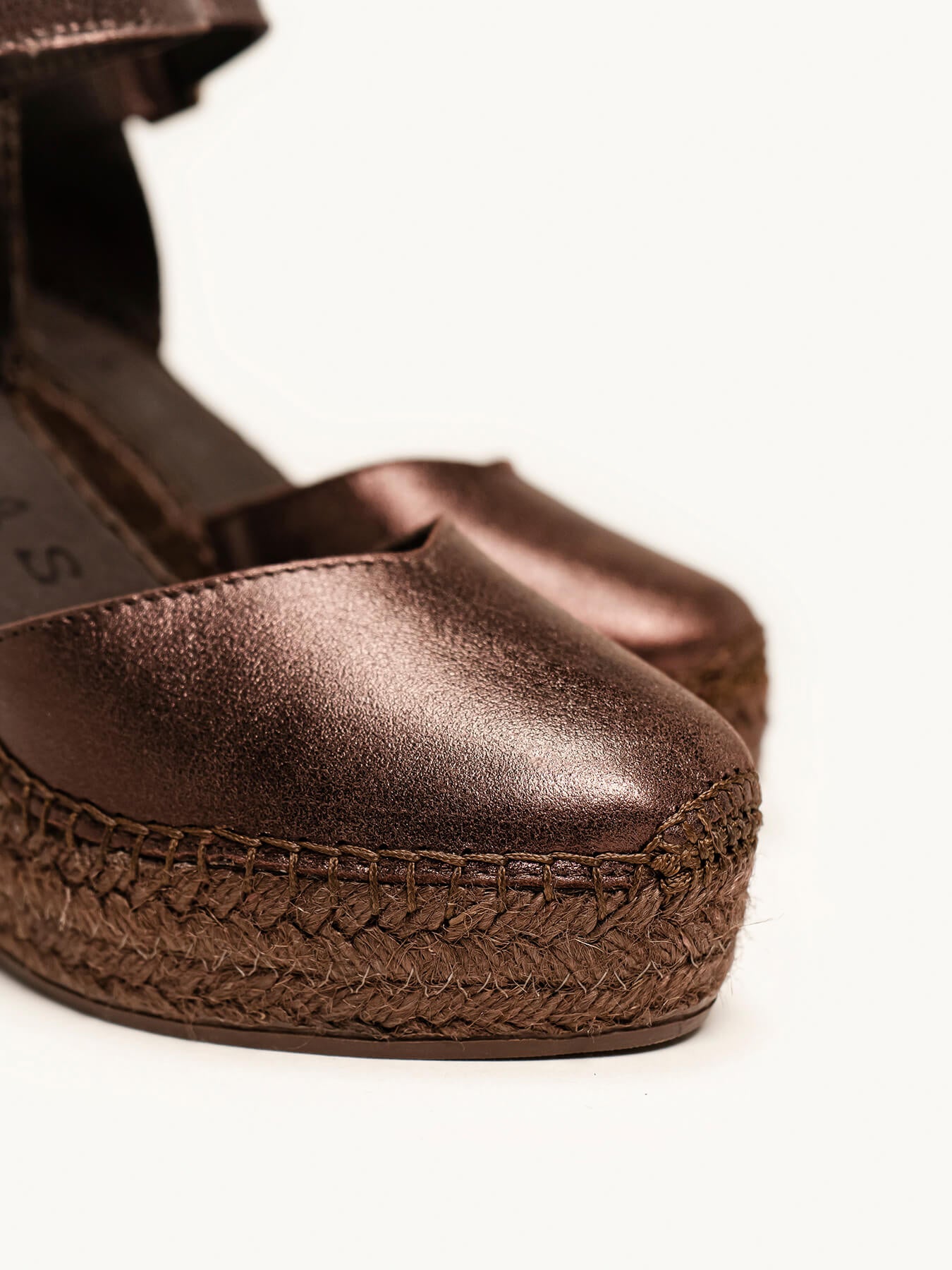 Jara Cuña 10 cm Ante Metal Marrón Oscuro