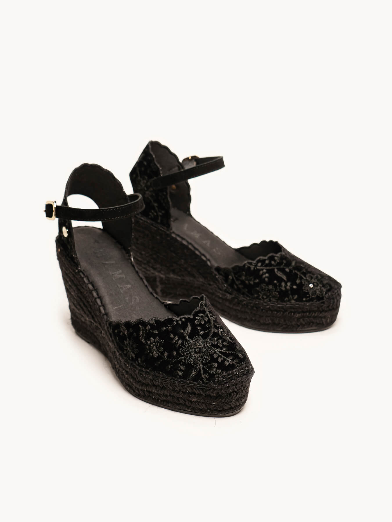 Jara Cuña Alta Terciopelo Bordado Negro