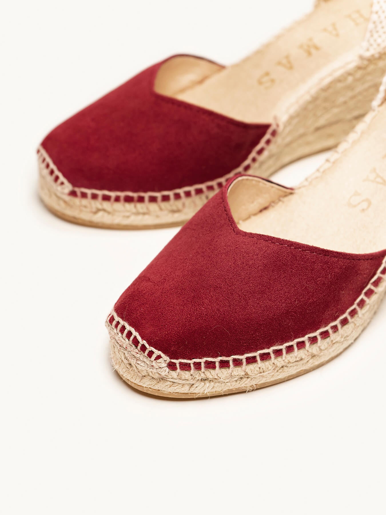 Jara Cuña Media Ante Granate Claro