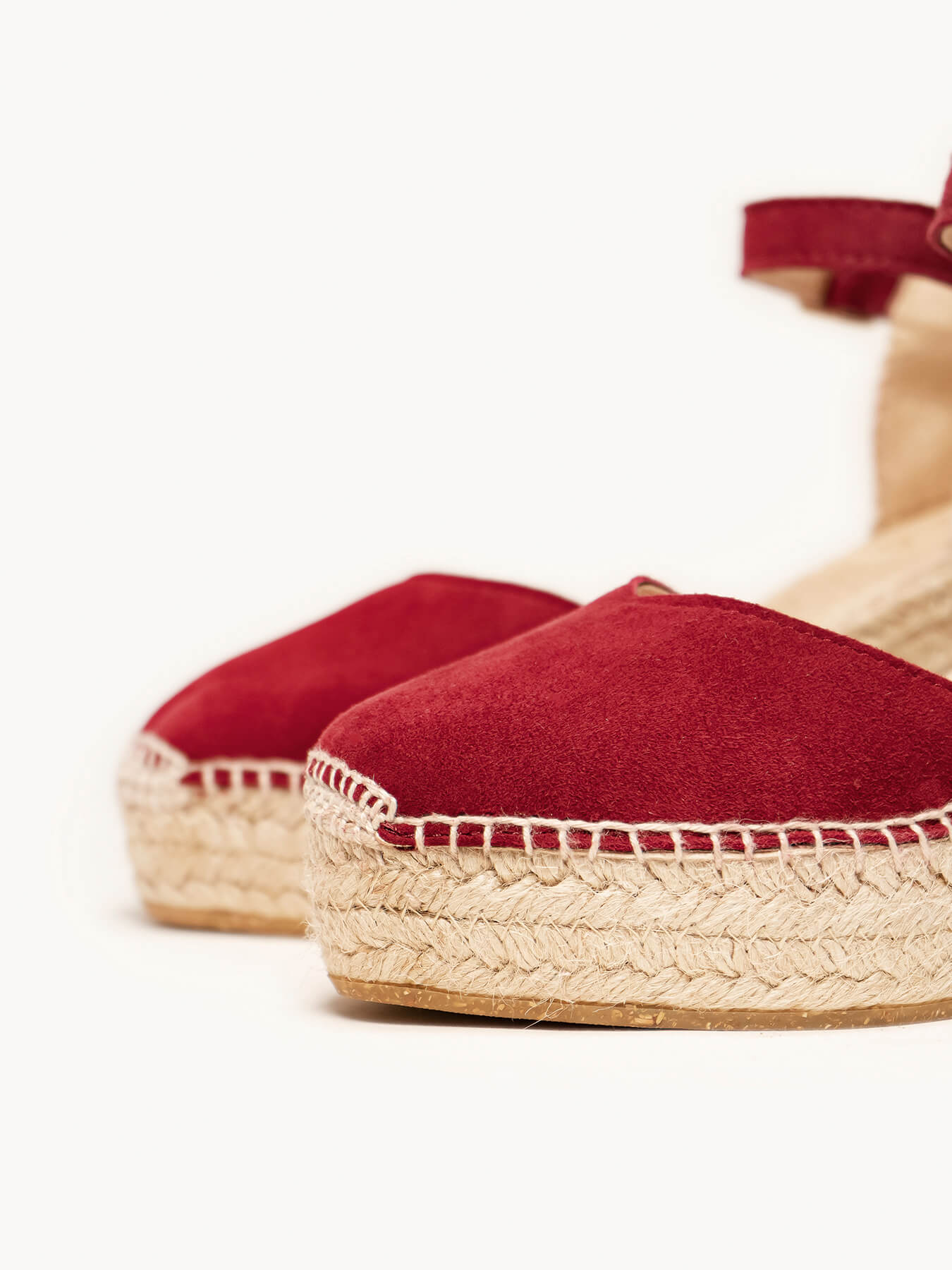 Jara Cuña Media Plataforma Ante Granate Claro