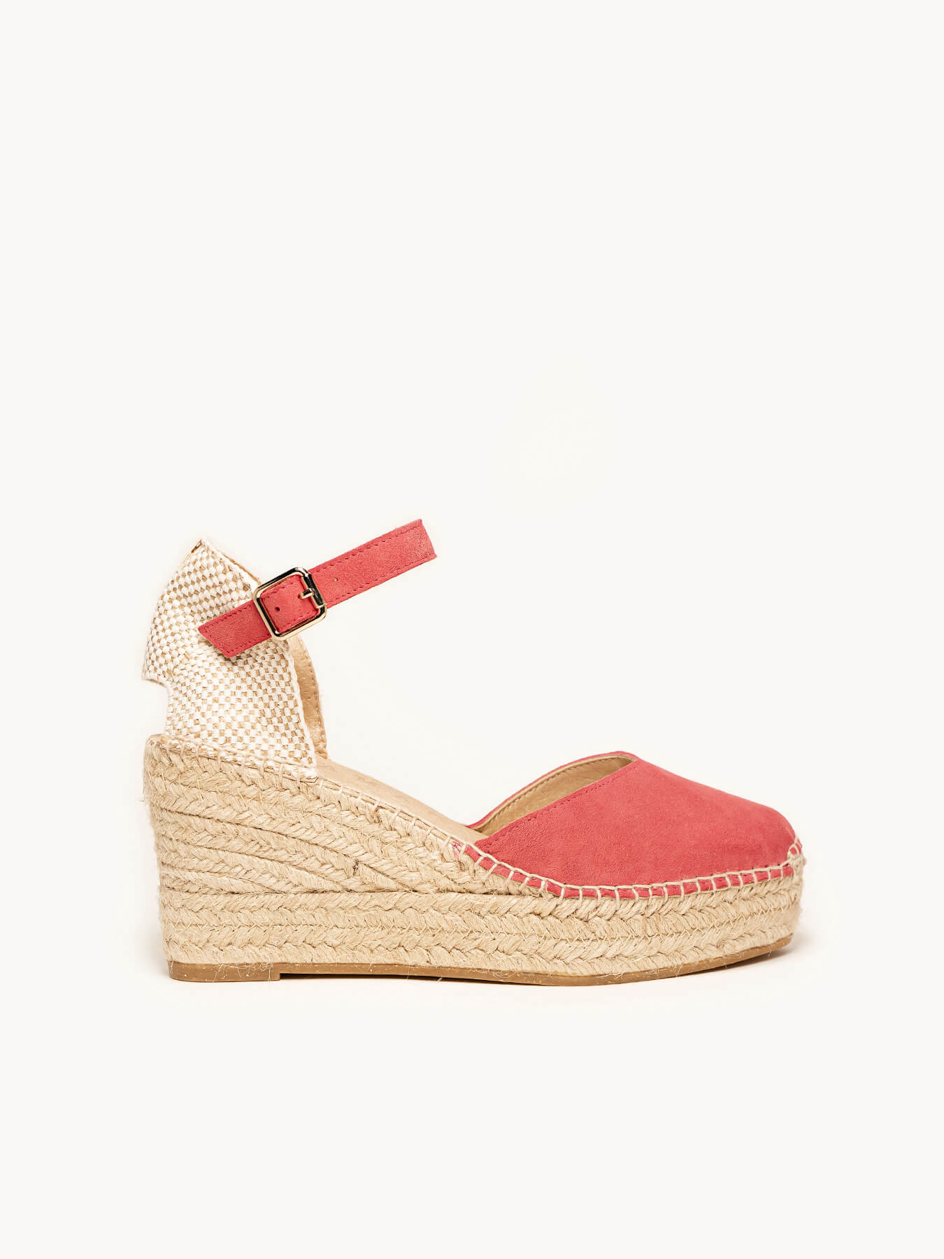 Jara Cuña Media Plataforma Ante Rosa Oscuro