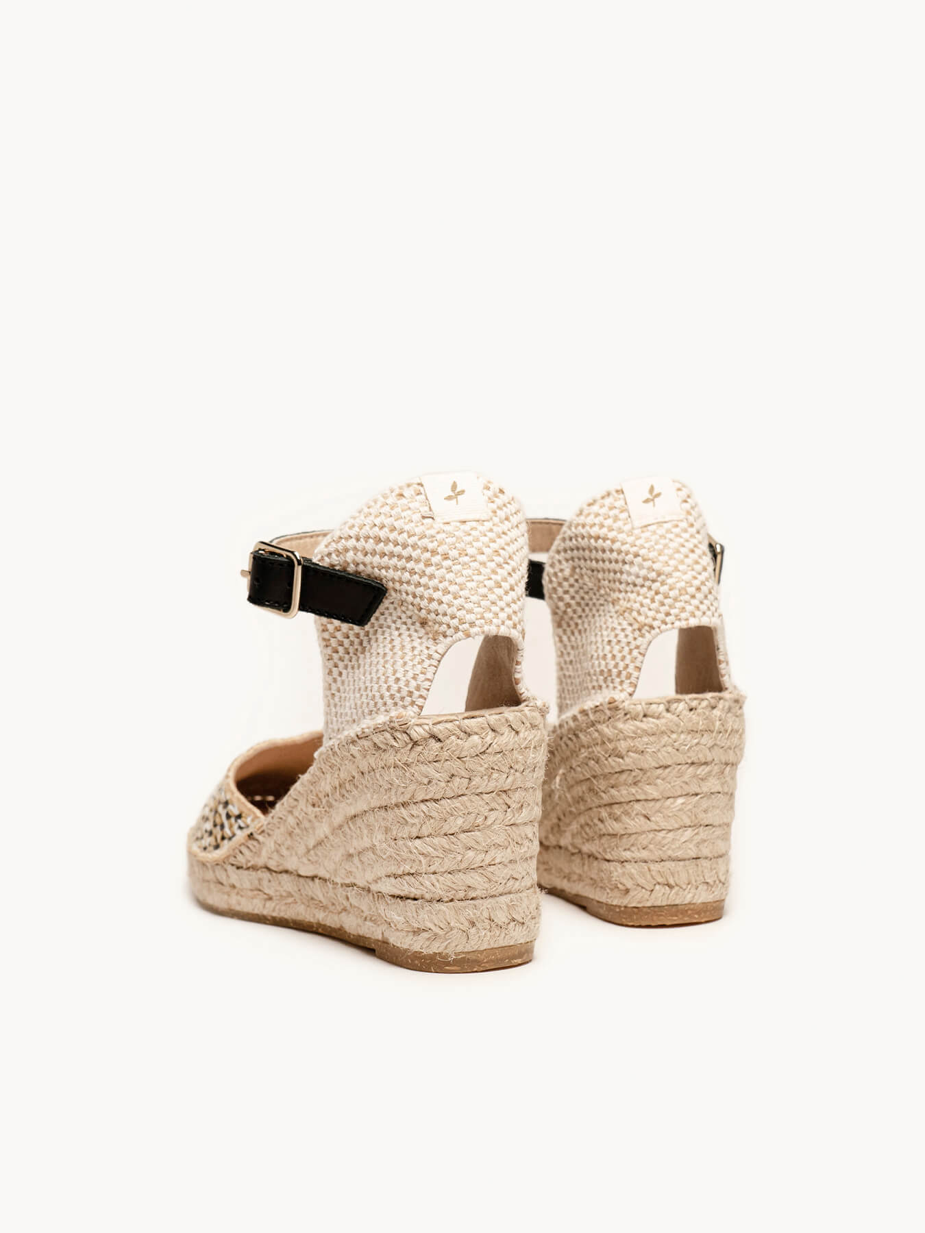 Jara Wedge Medium Braided Black