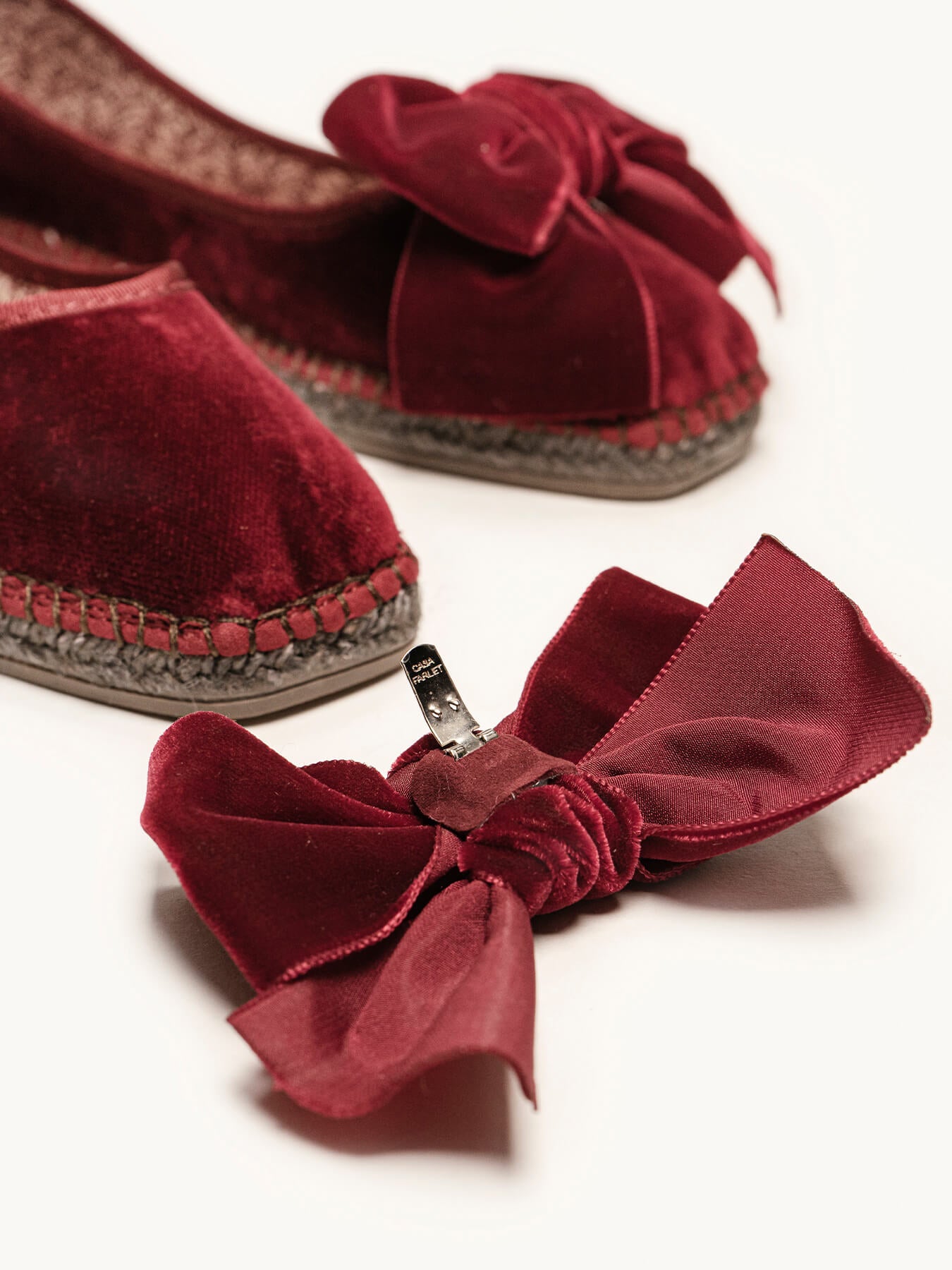 Begonia Terciopelo Lazo Granate