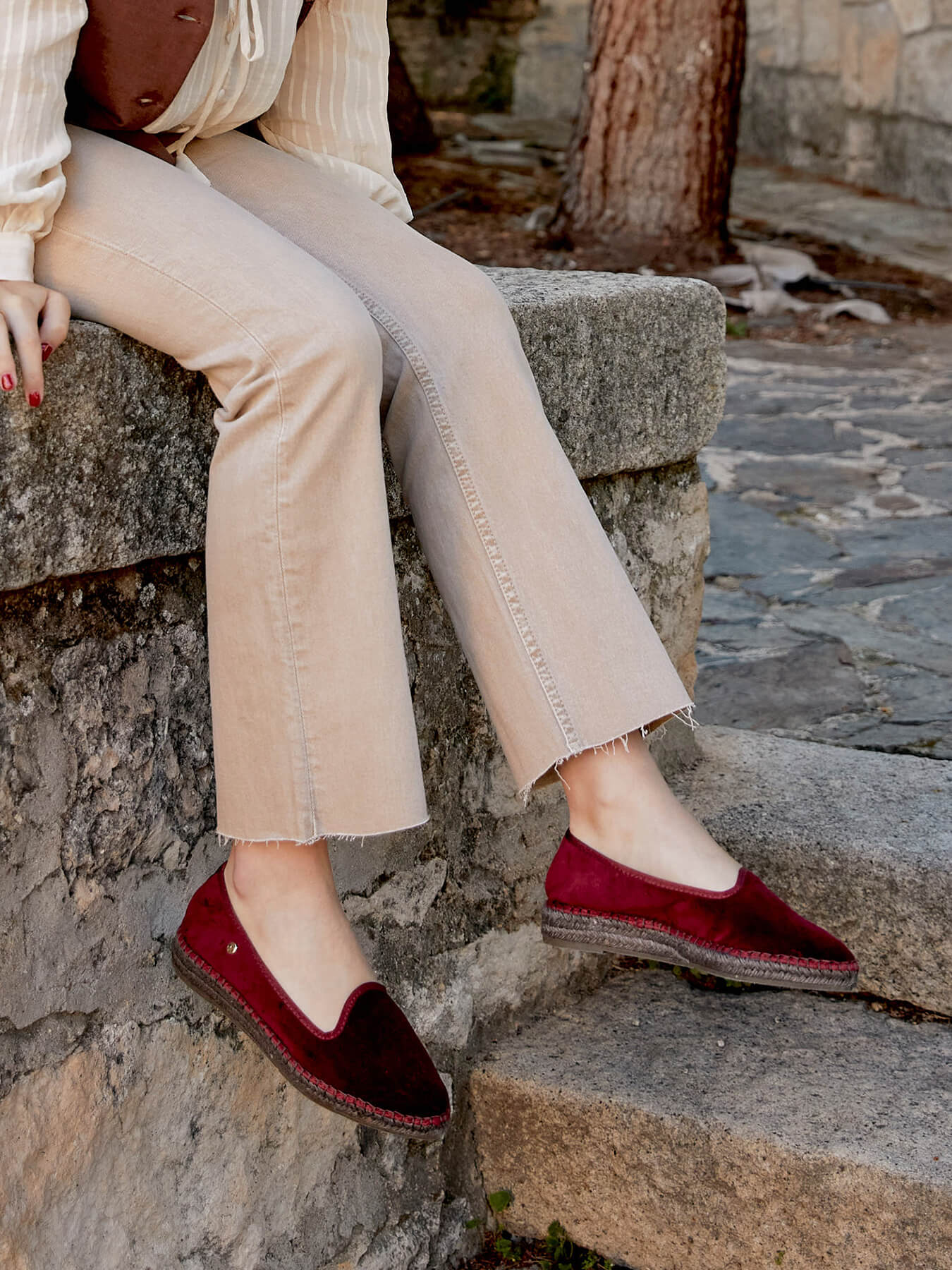 Narciso Maroon Velvet Wedge