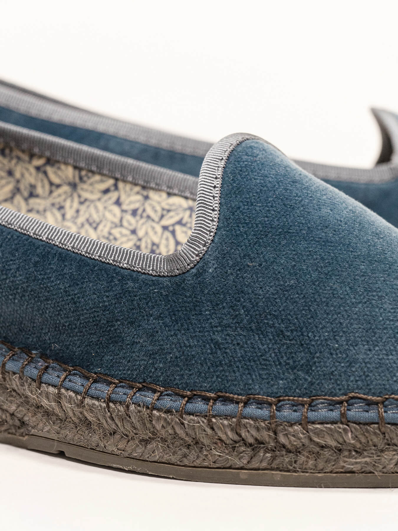 Narciso  Wedge Velvet Blue Jeans