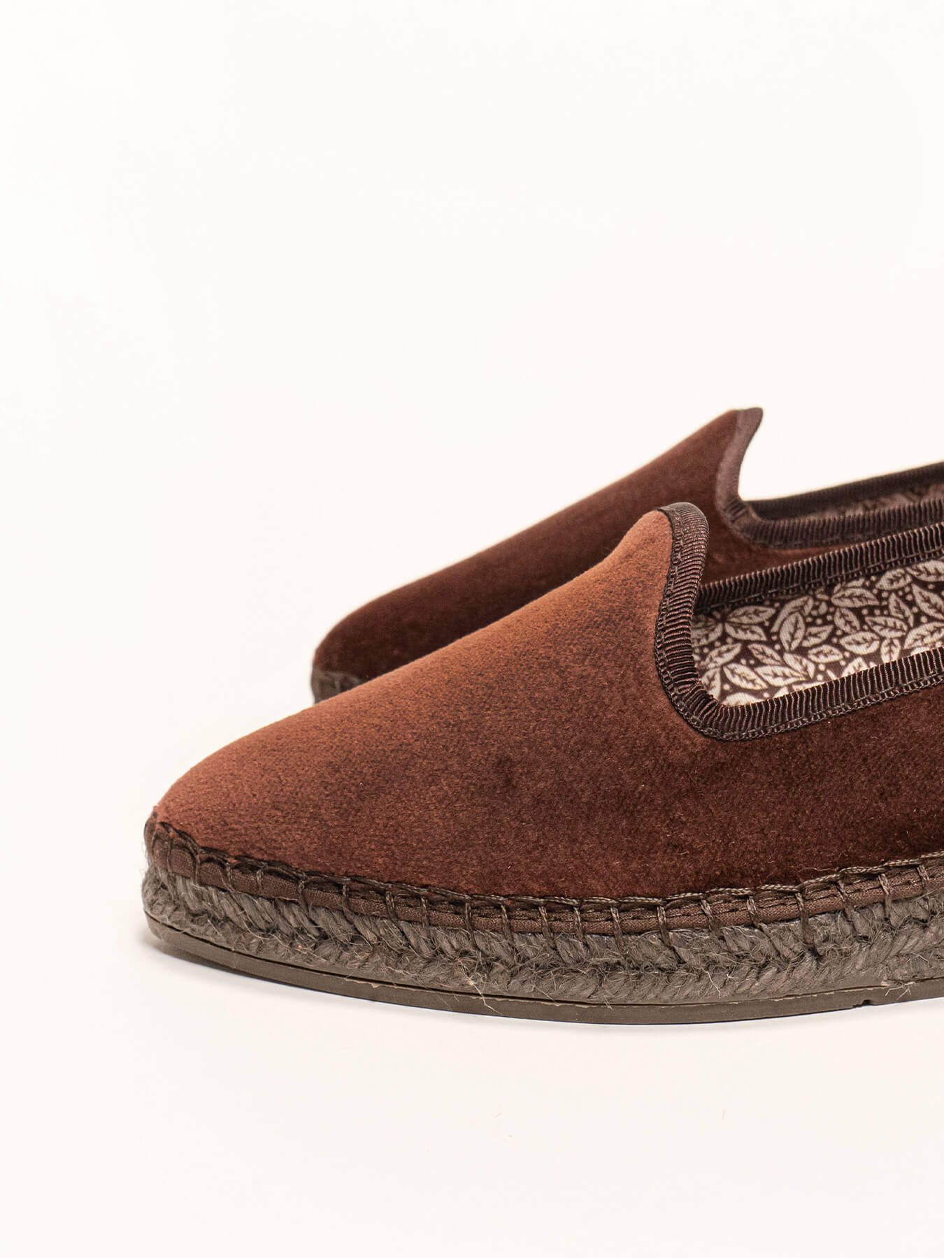 Narciso Wedge Velvet Brown