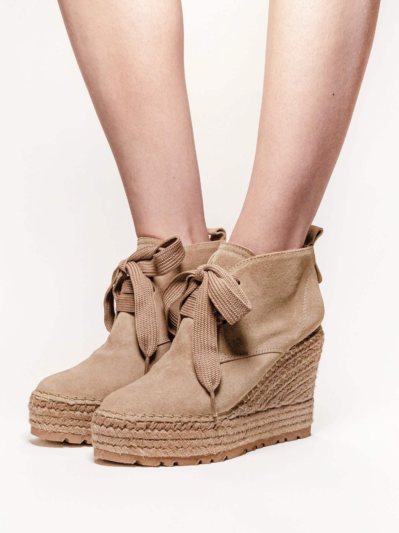 Nogal High Wedge Taupe