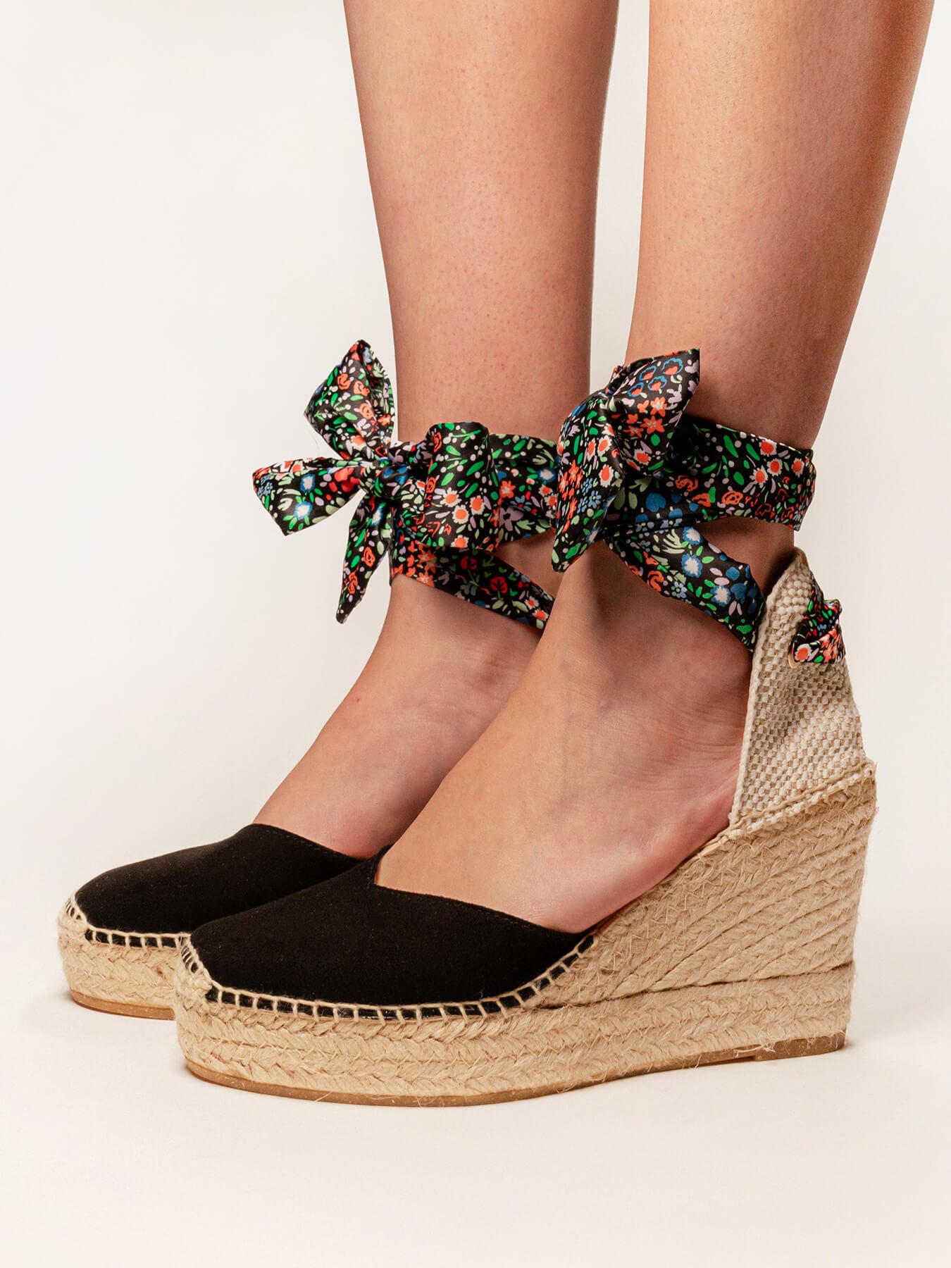 Pack Espadrille Cunhas Preto + Cachecol Flores Preto