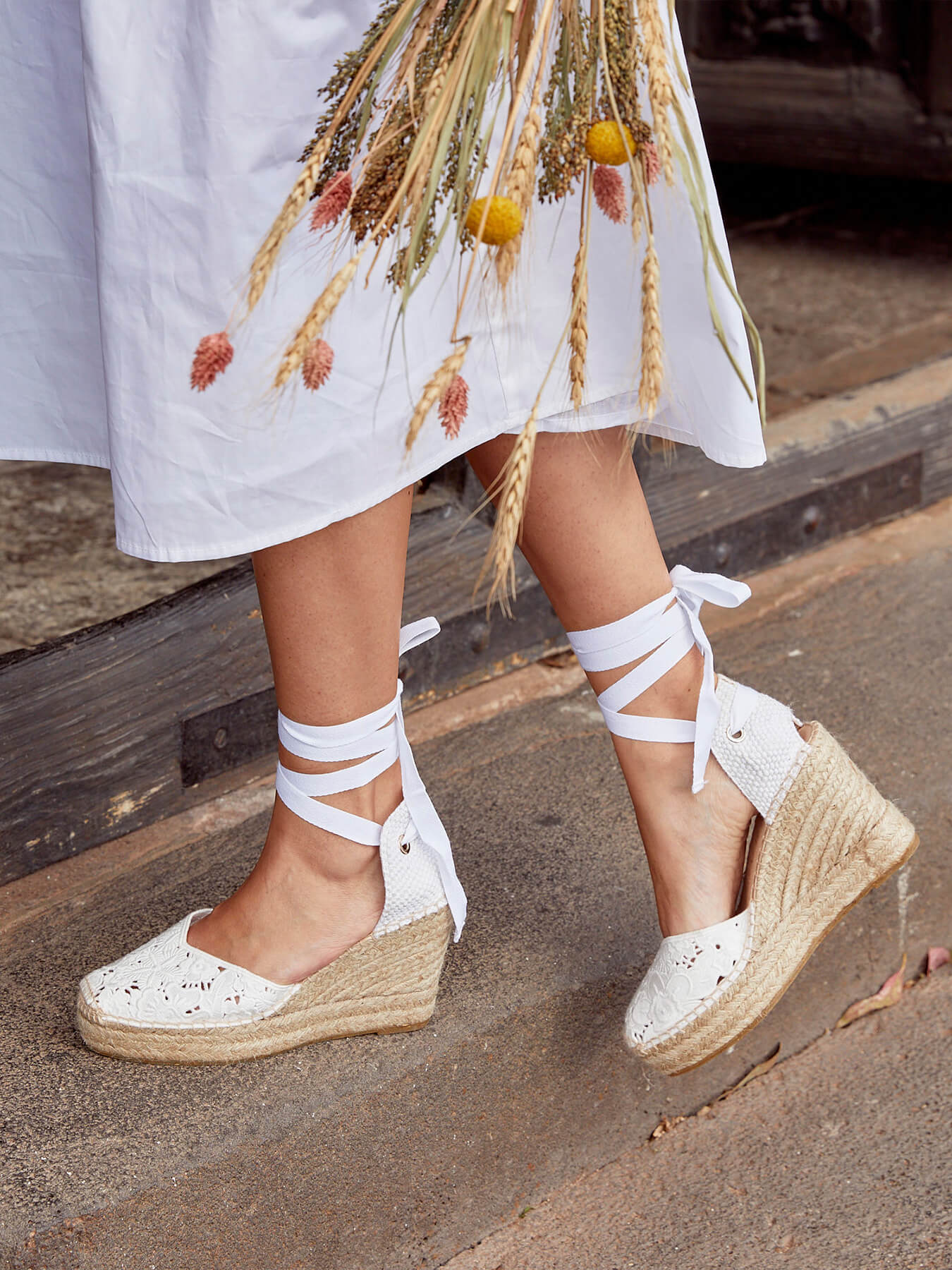 Romero High Wedge Embroidered White