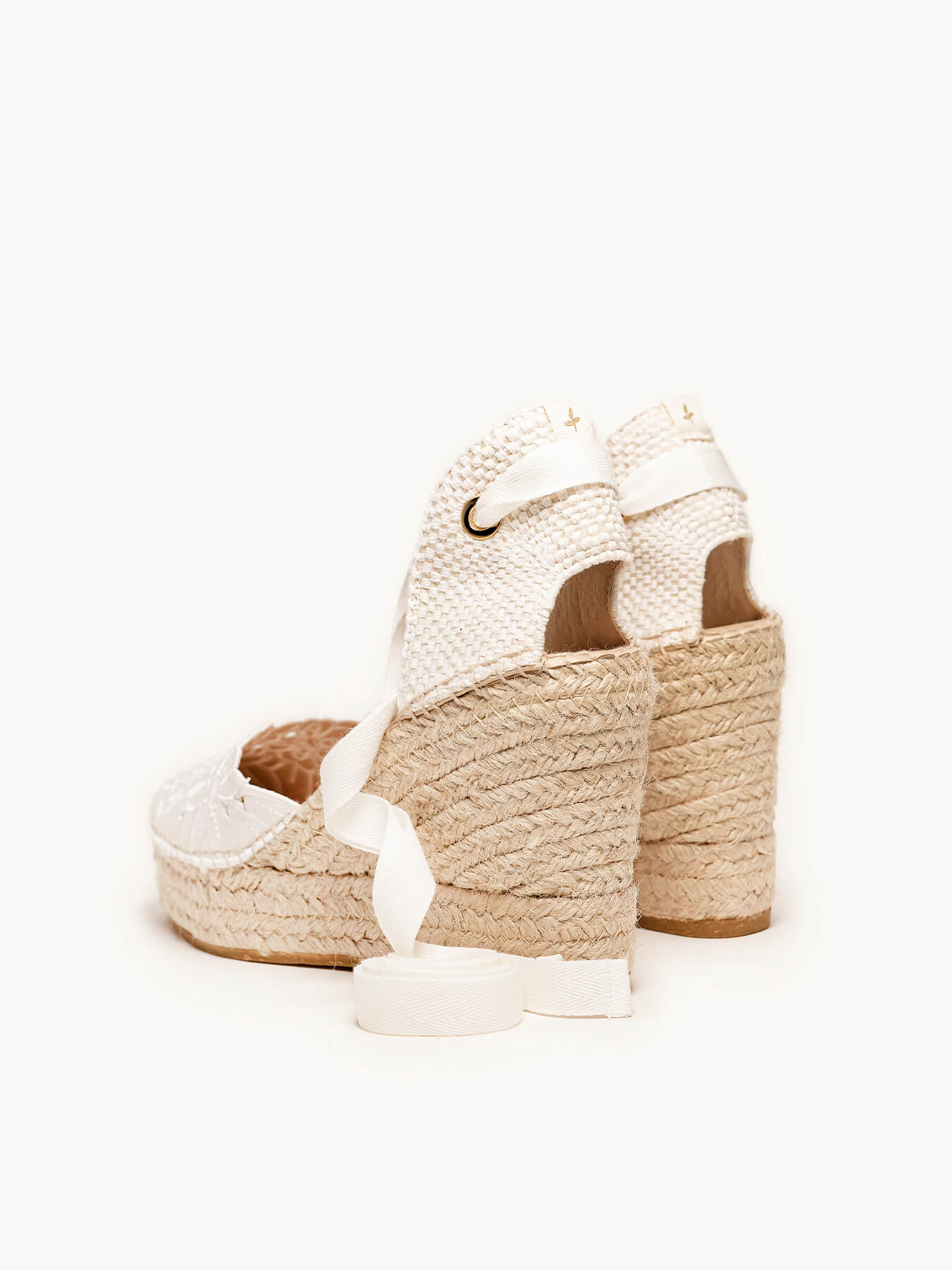 Romero Cuña Alta Bordado Silvestre Blanco