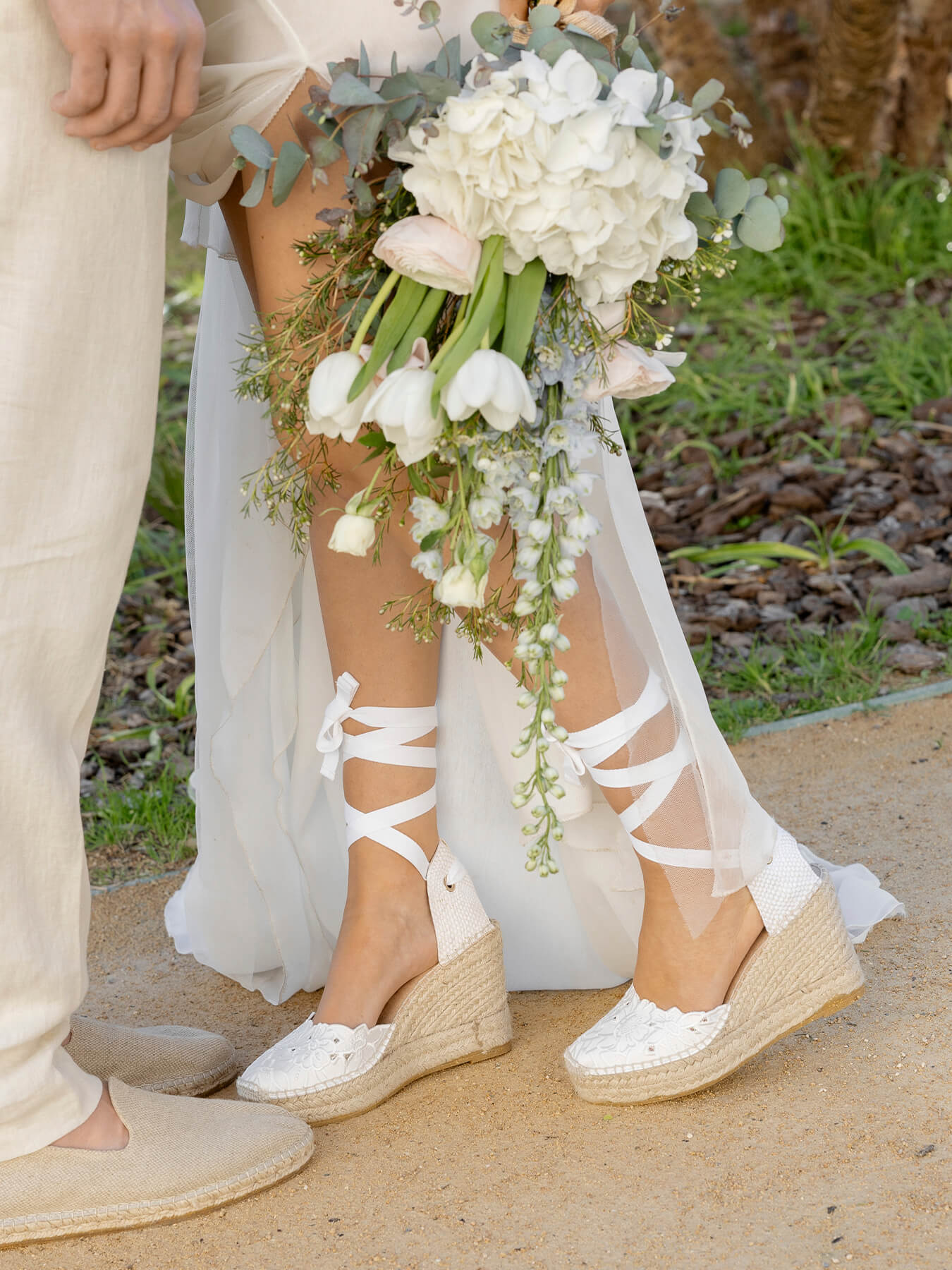Romero Cuña Alta Bordado Silvestre Blanco