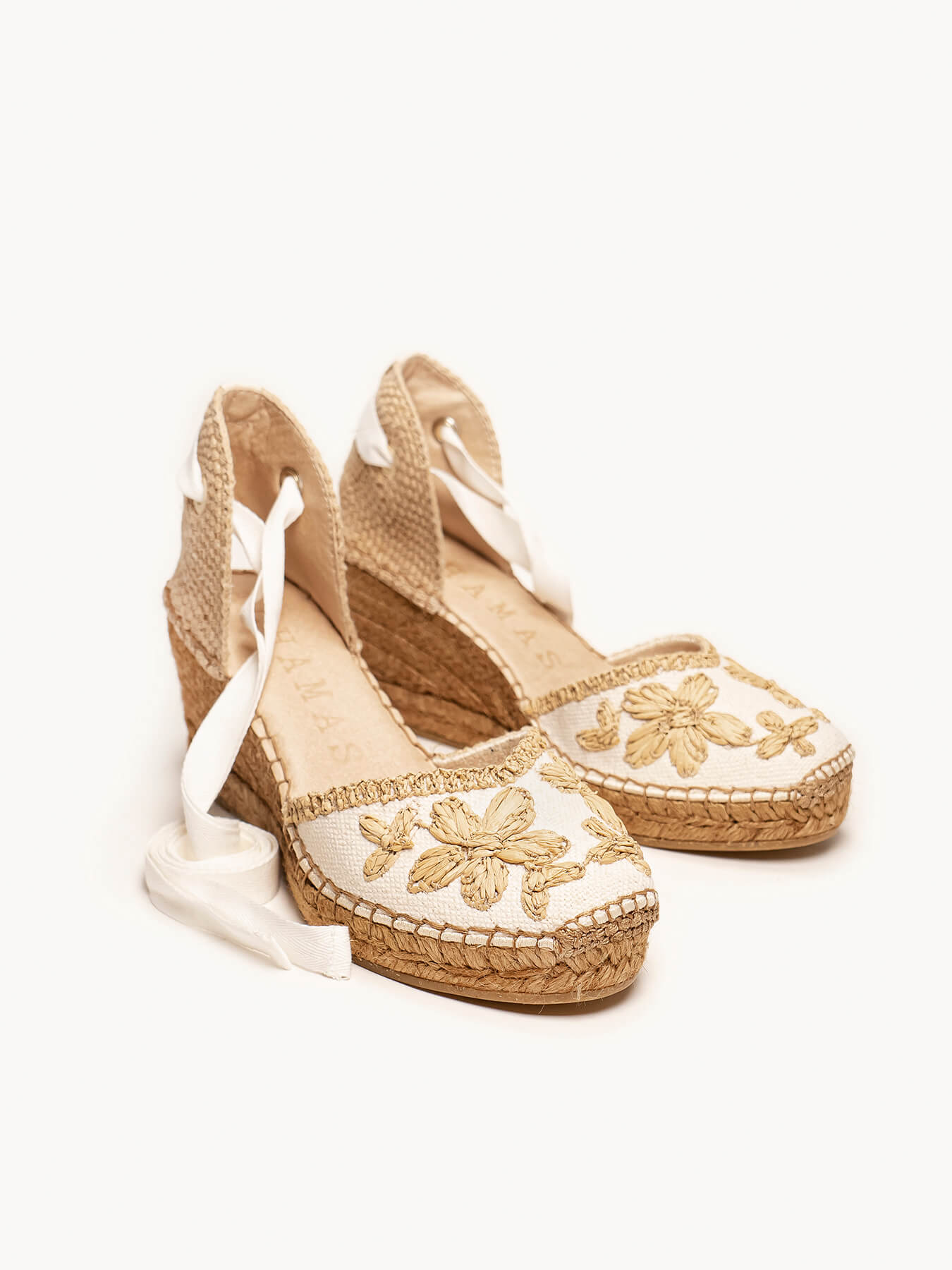 Romero Cuña Media Rafia Petalos Blanco