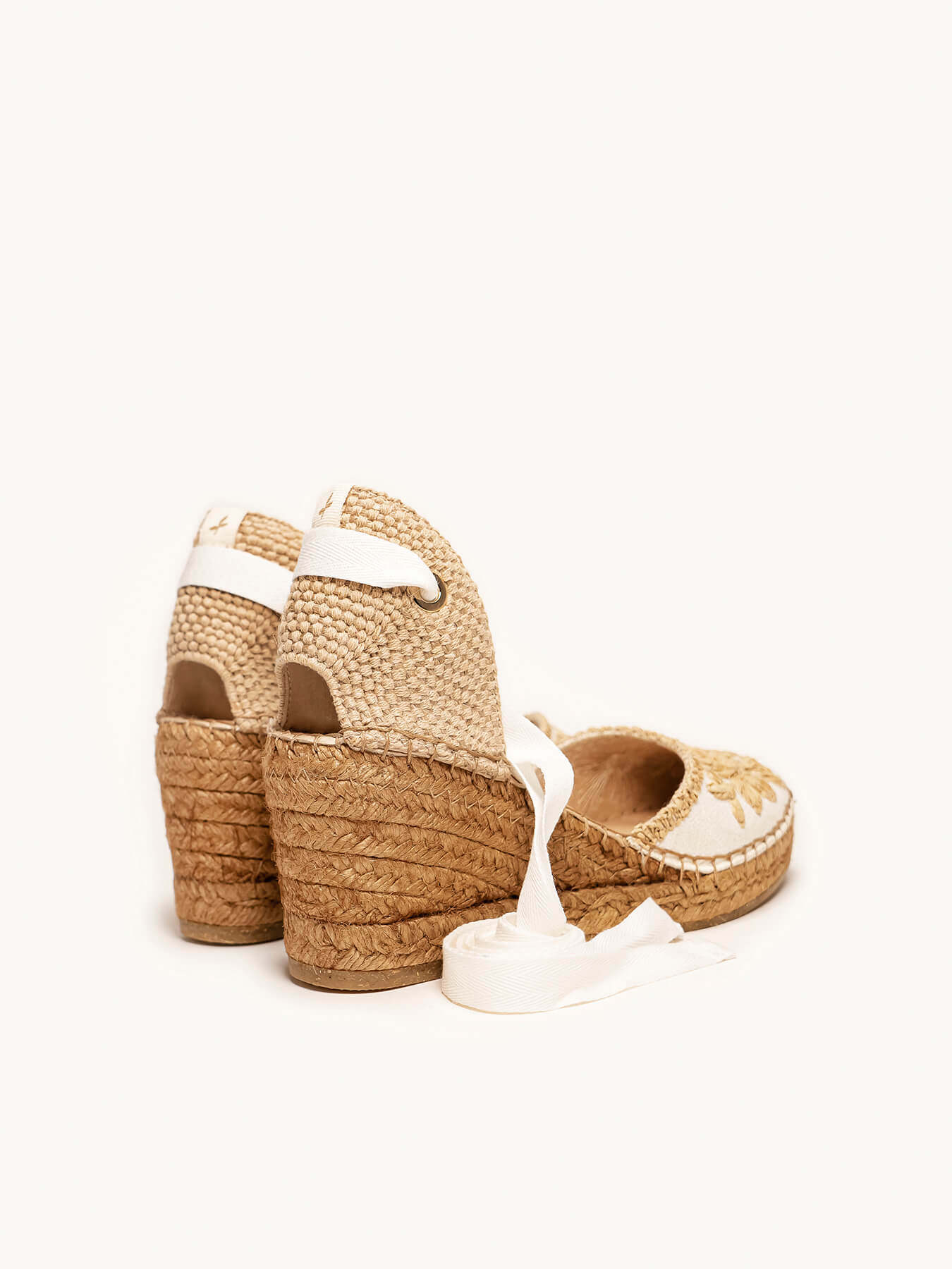 Romero Cuña Media Rafia Petalos Blanco