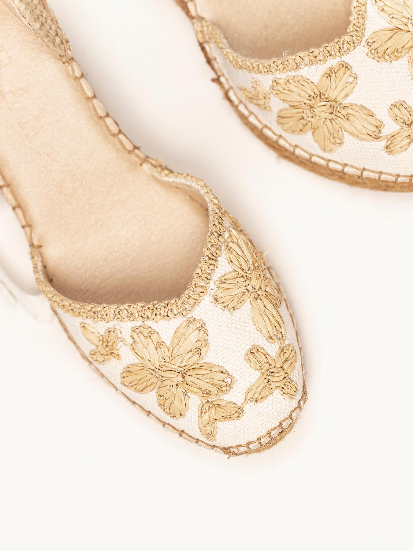 Romero Cuña Media Rafia Petalos Blanco