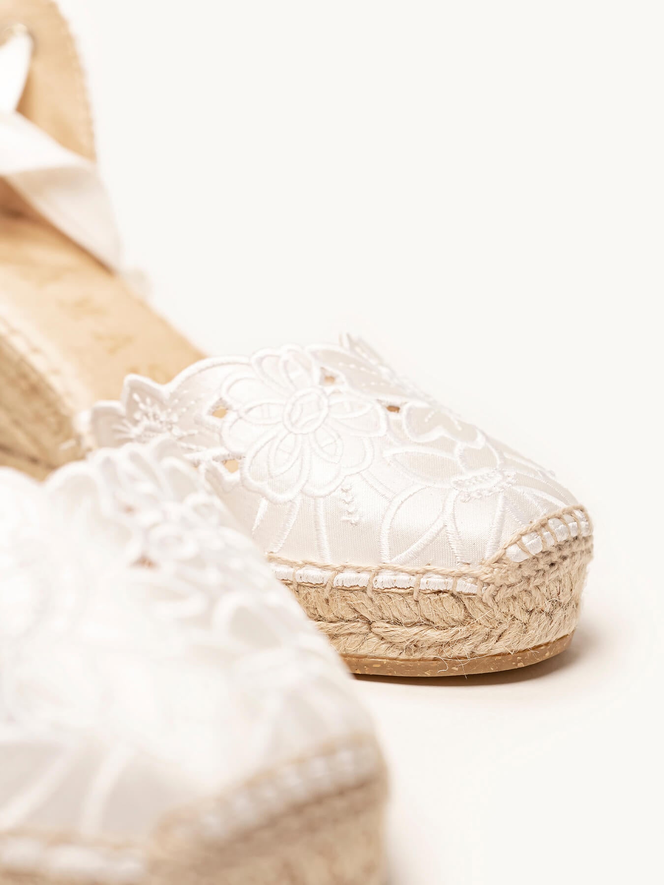 Romero Cuña Media Bordado Silvestre blanco