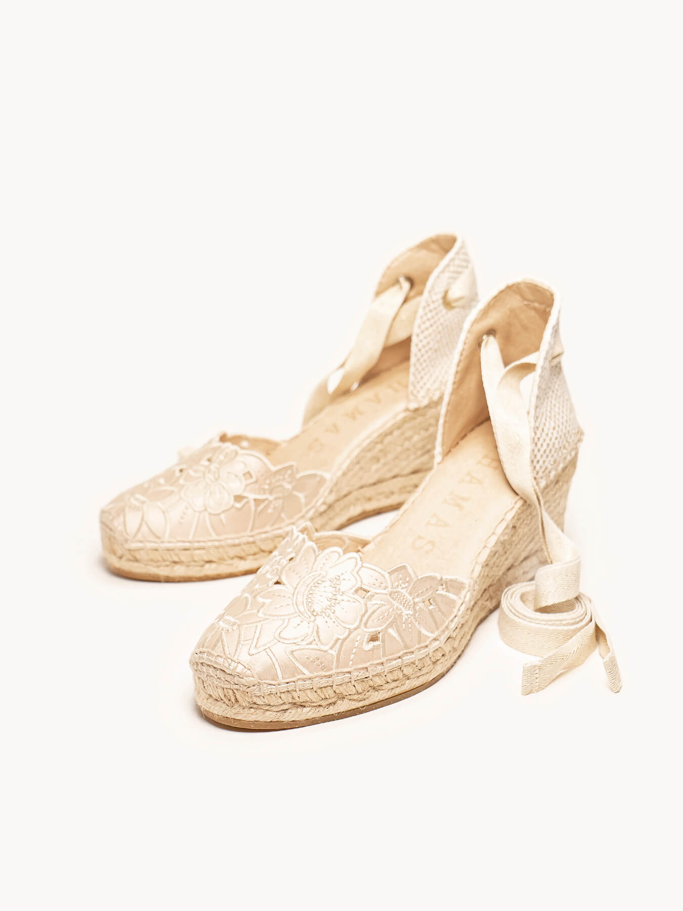 Romero Cuña Media Bordado Silvestre Crudo