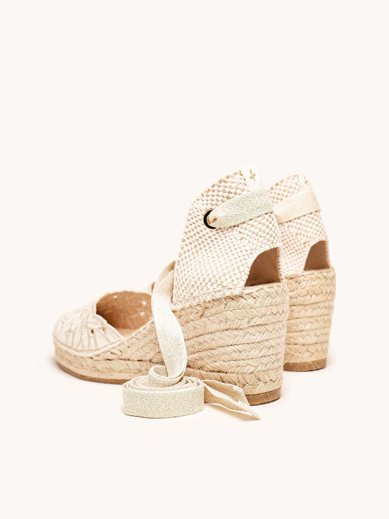 Romero Cuña Media Bordado Silvestre Crudo