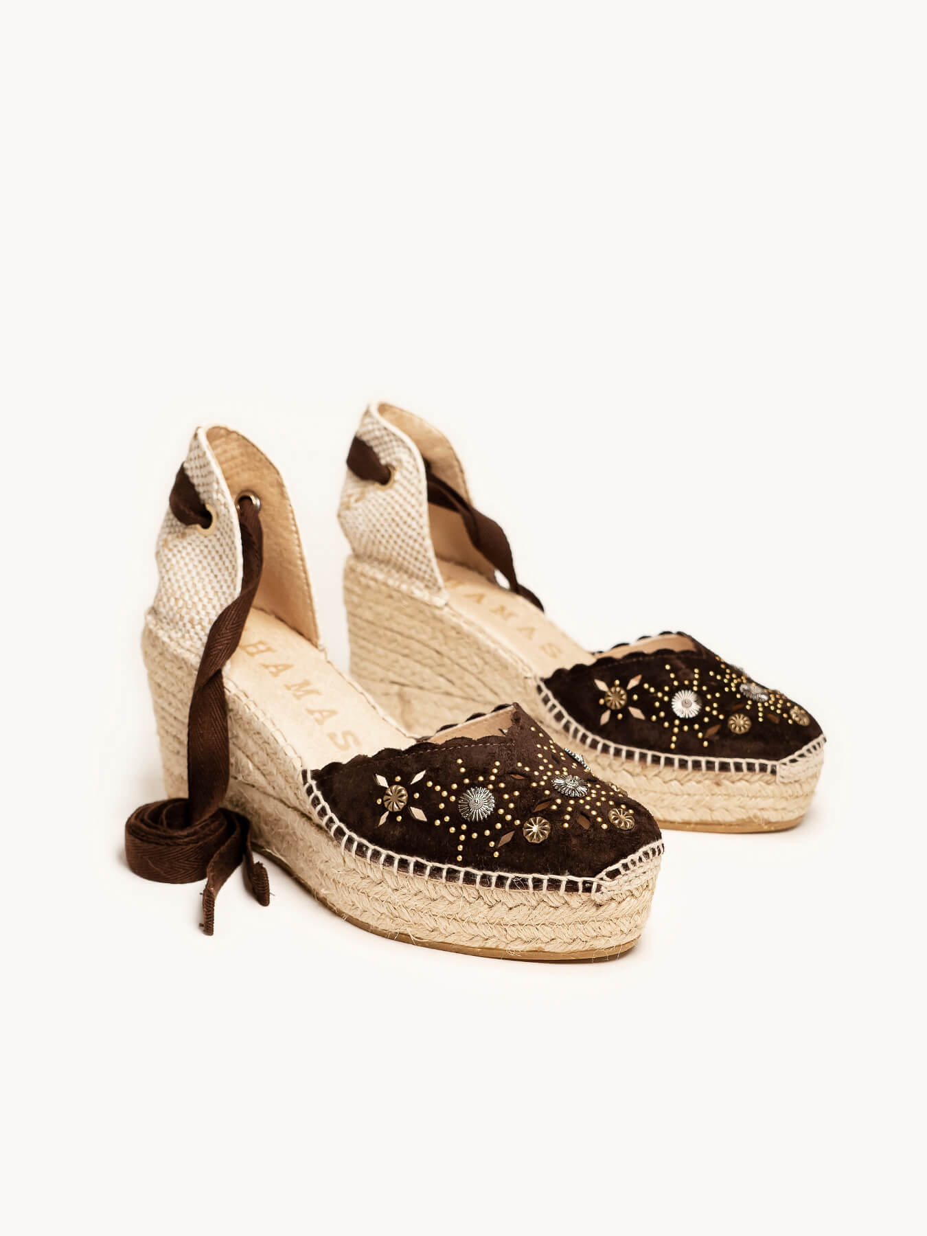 Romero Cuña Media Plataforma Serraje Tachas Marron Oscuro