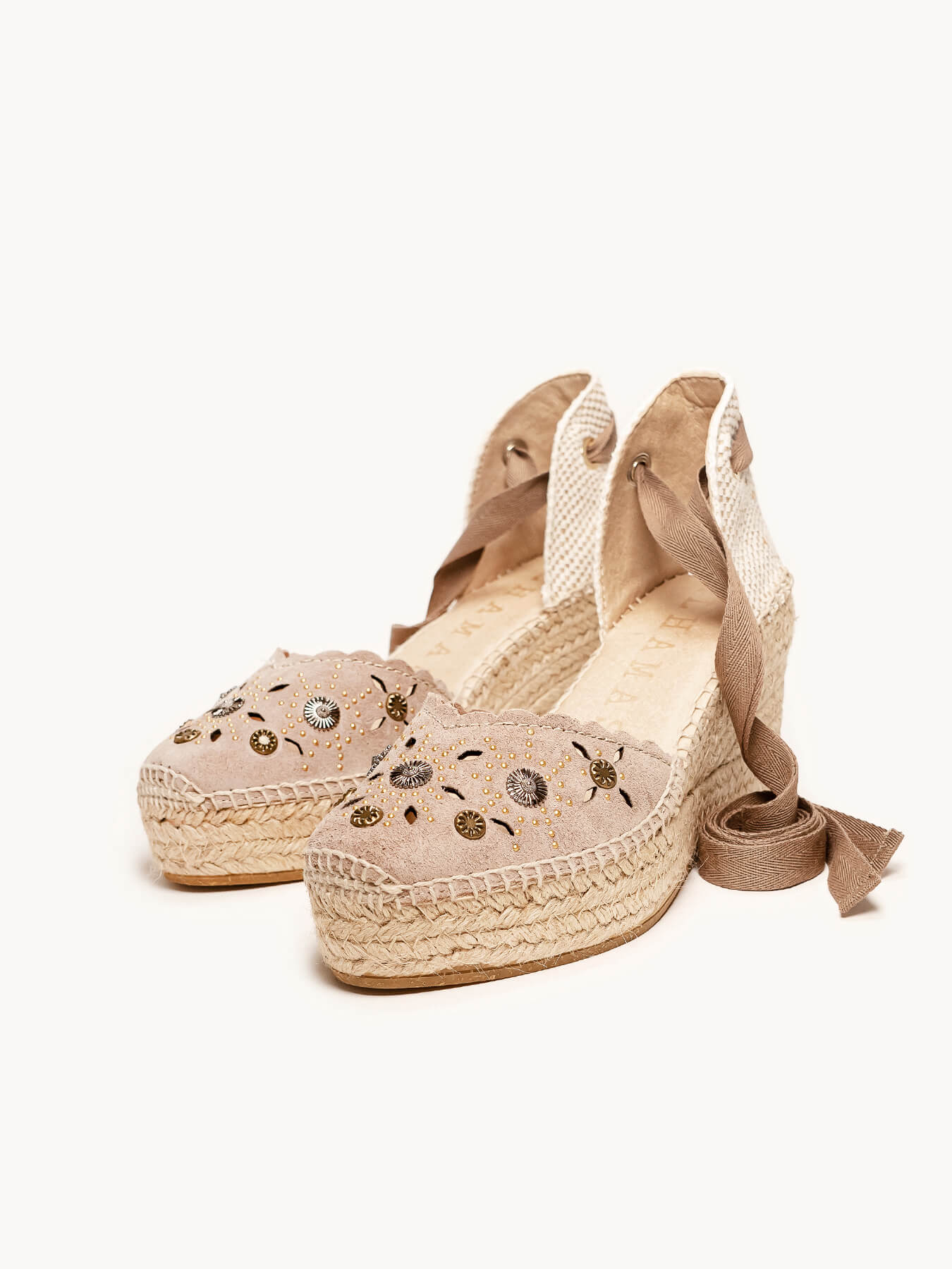 Romero Cuña Media Plataforma Serraje Tachas Taupe