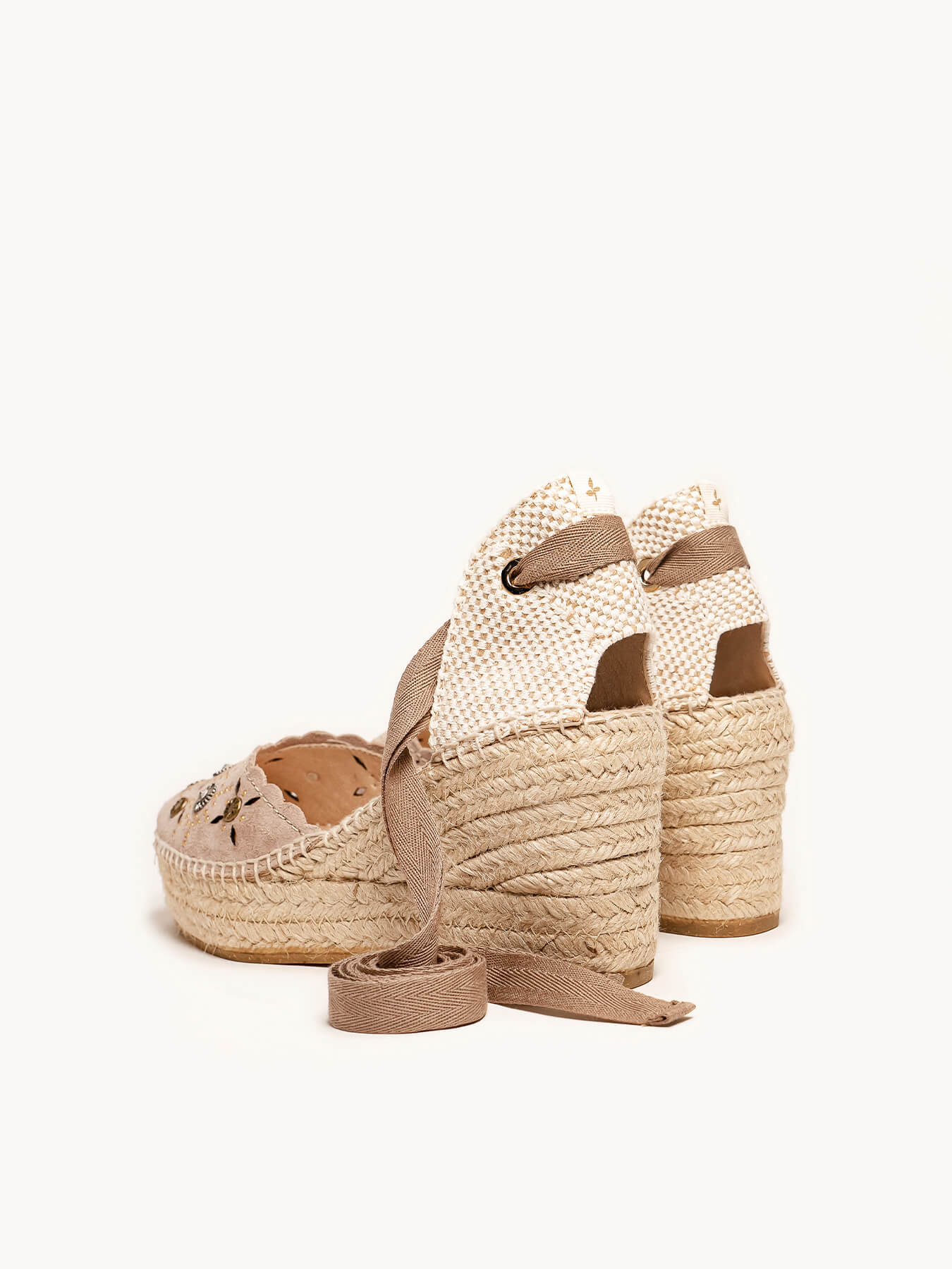 Romero Cuña Media Plataforma Serraje Tachas Taupe